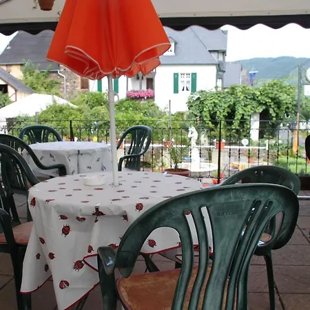 Zum Treppchen 3*