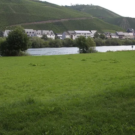 Zum Treppchen Hotel Lösnich